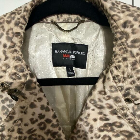 Leopard Print Raincoat - Picture 4 of 7